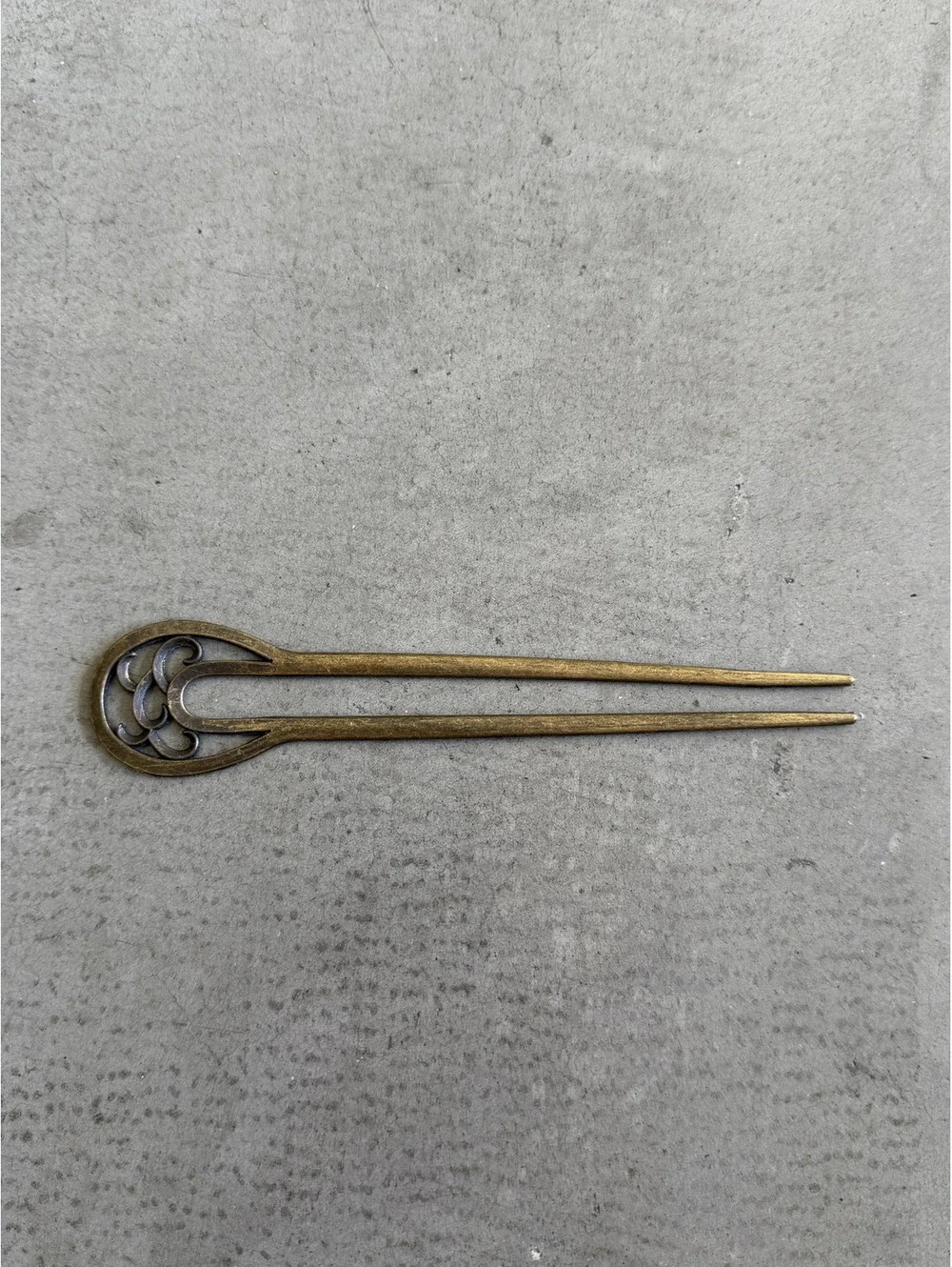 Antique Style Hair Pin / Bronze Floral